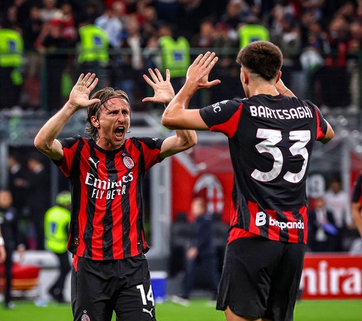 王励勤的妻子是她，曾为奥运会设计亲子装，难怪丈夫能够连连任职