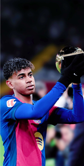 快问快答：C罗倒钩进球。